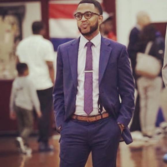 Meet your Posher, Carlos - Picture 1 of 1